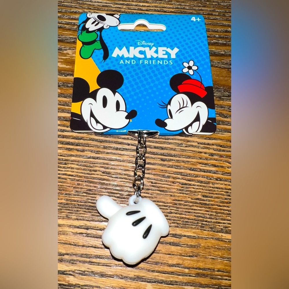 Mickey Mouse Sculpted Thumbs Up Hand Key Chain - NWT
